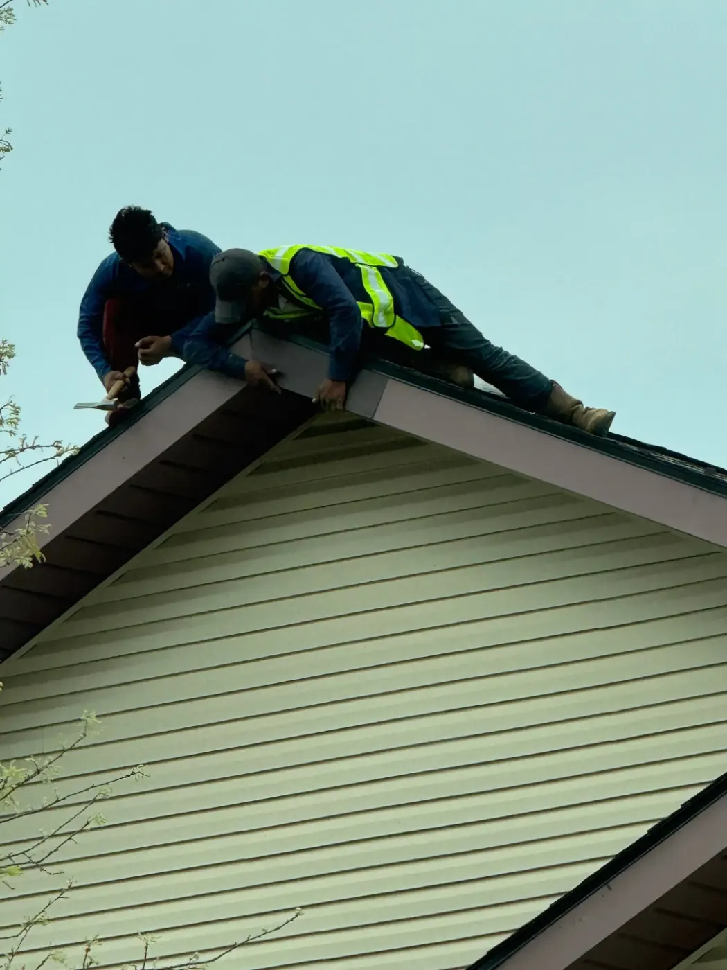 Manufacturer-certified roof installation in Greenfield
