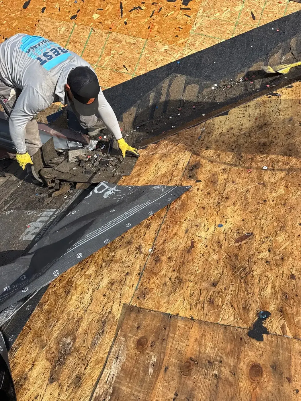 Manufacturer-certified roof installation in Greenfield